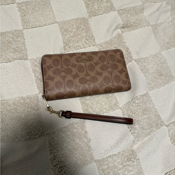 Coach Handbags - Coach Tan Signature Wristlet